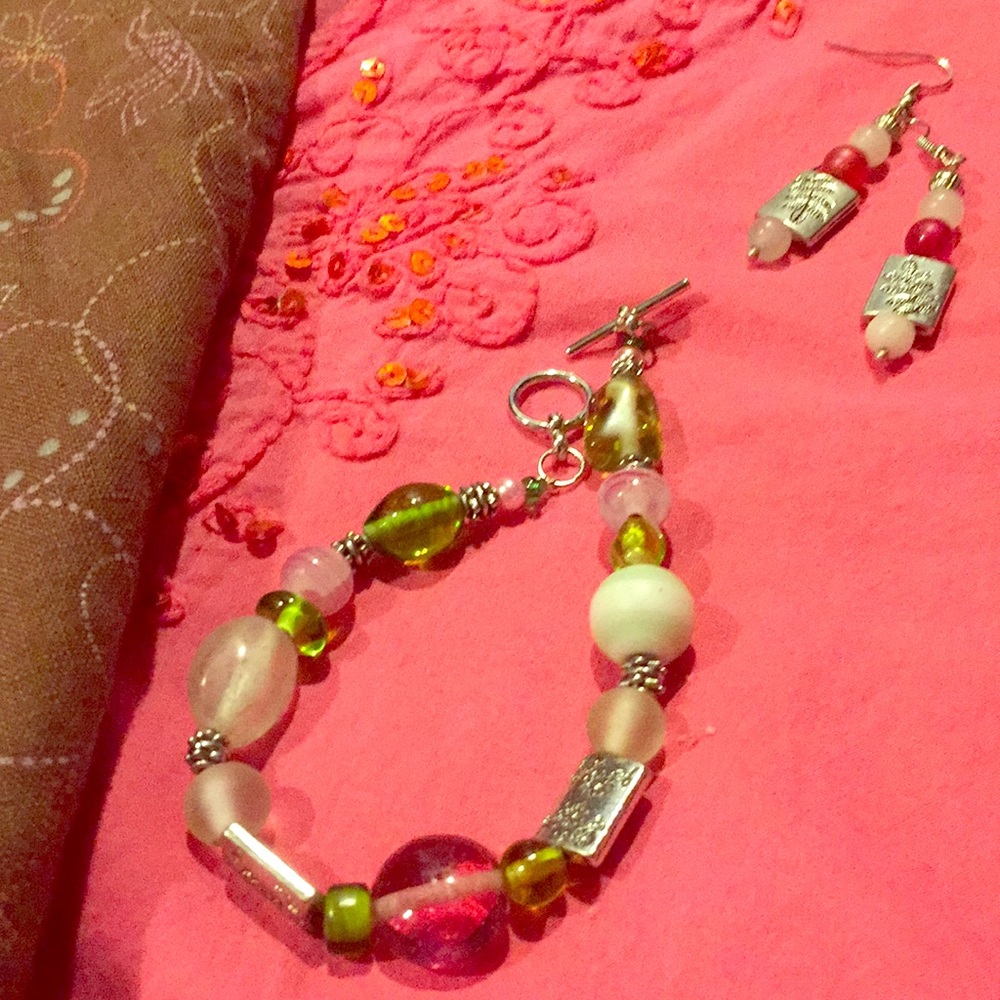 🌸 Handcrafted Spring Colors Bracelet